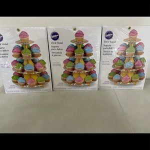 Set Of 3 Brand New Wilton Treat Stands